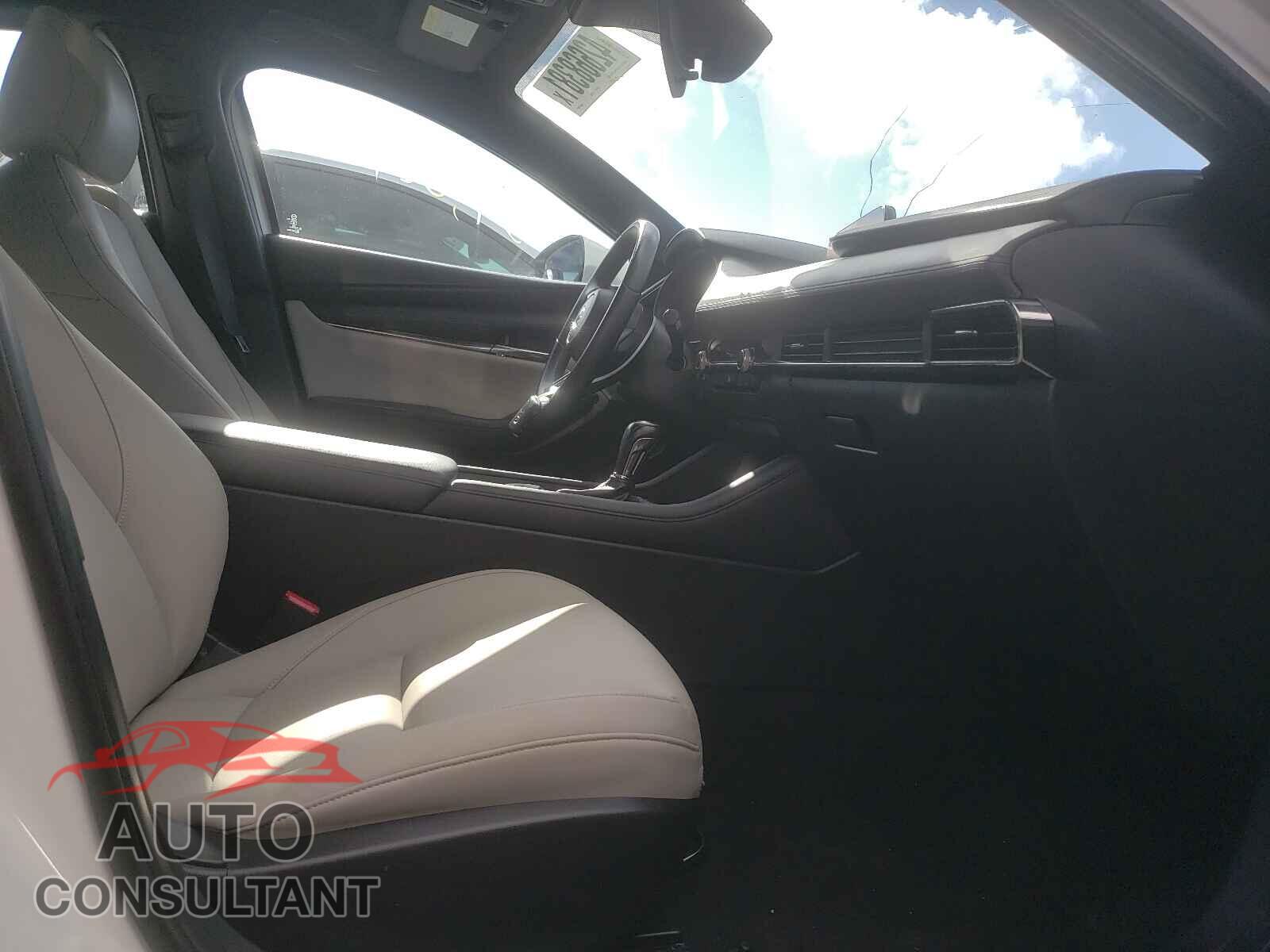MAZDA 3 2019 - JM1BPBMM5K1125571
