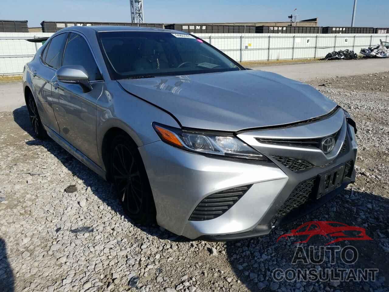 TOYOTA CAMRY 2018 - 4T1B11HK9JU507258
