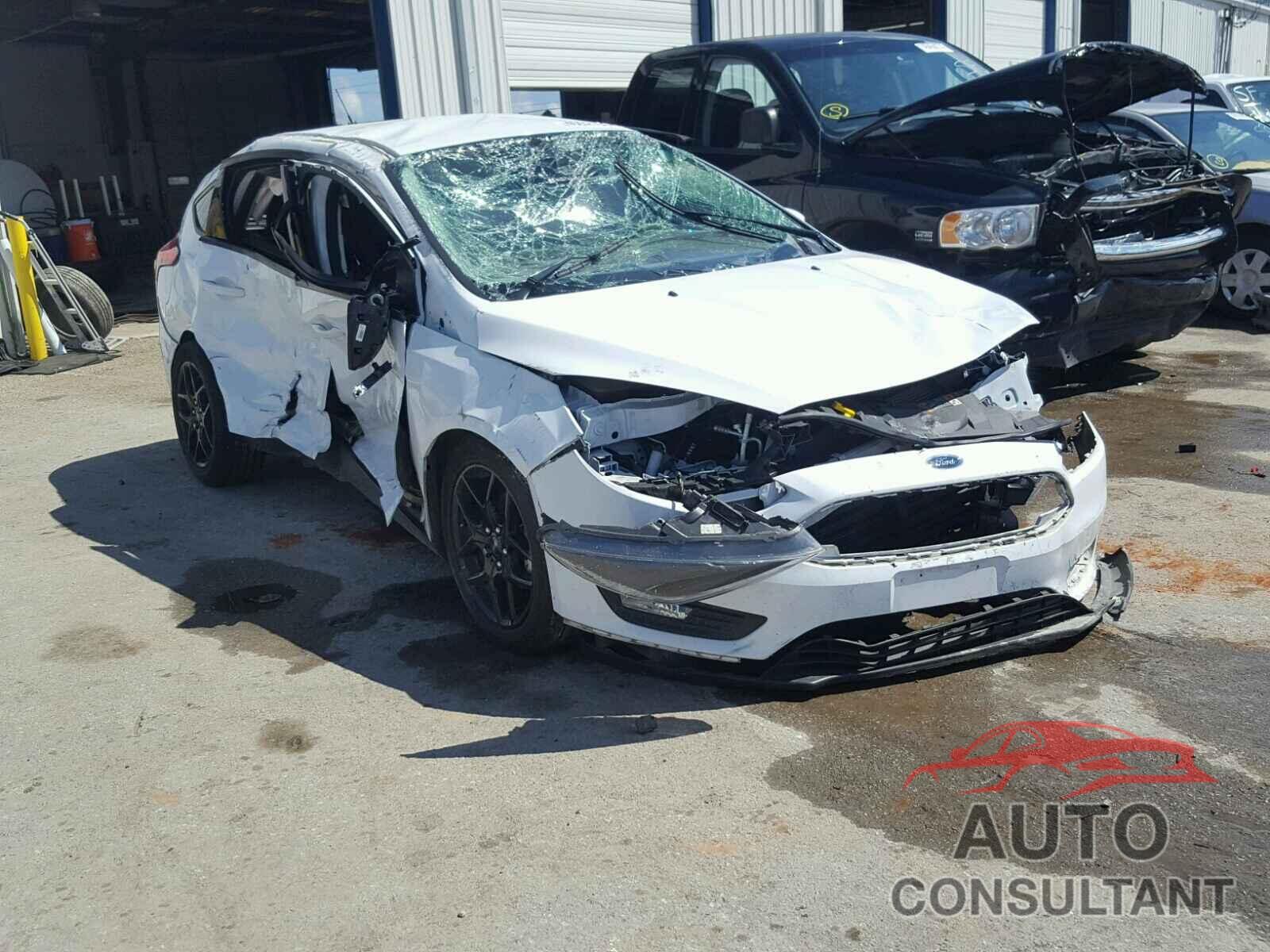 FORD FOCUS 2016 - 1FADP3K28GL388428