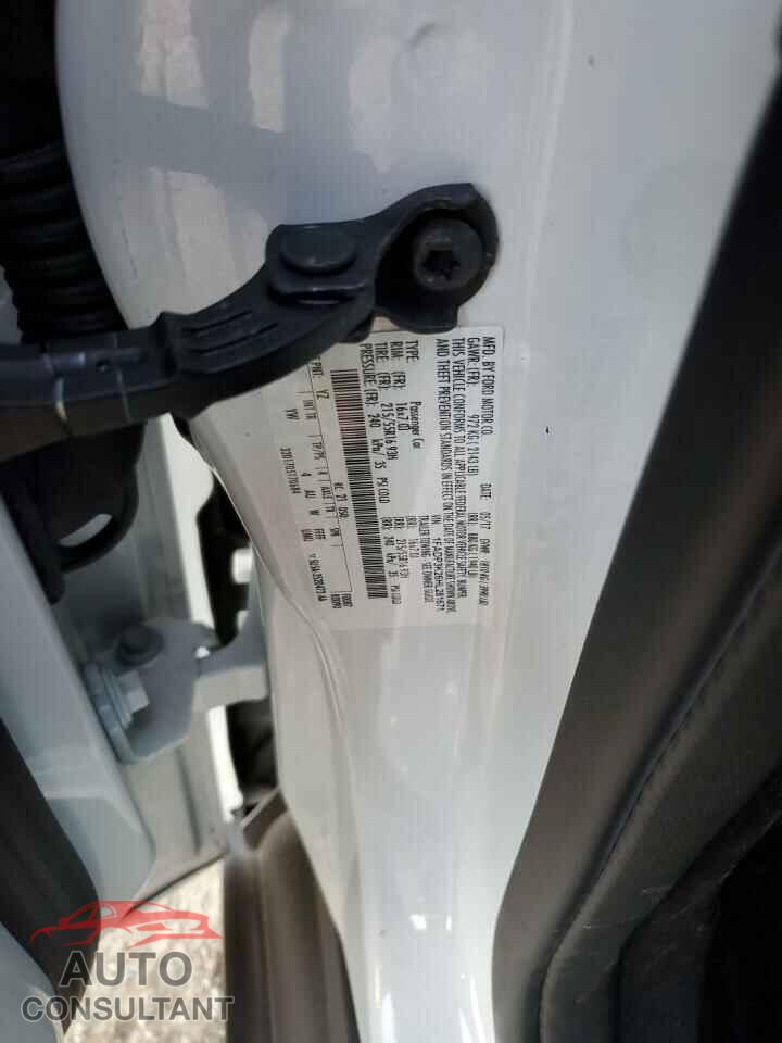 FORD FOCUS 2017 - 1FADP3K26HL281671
