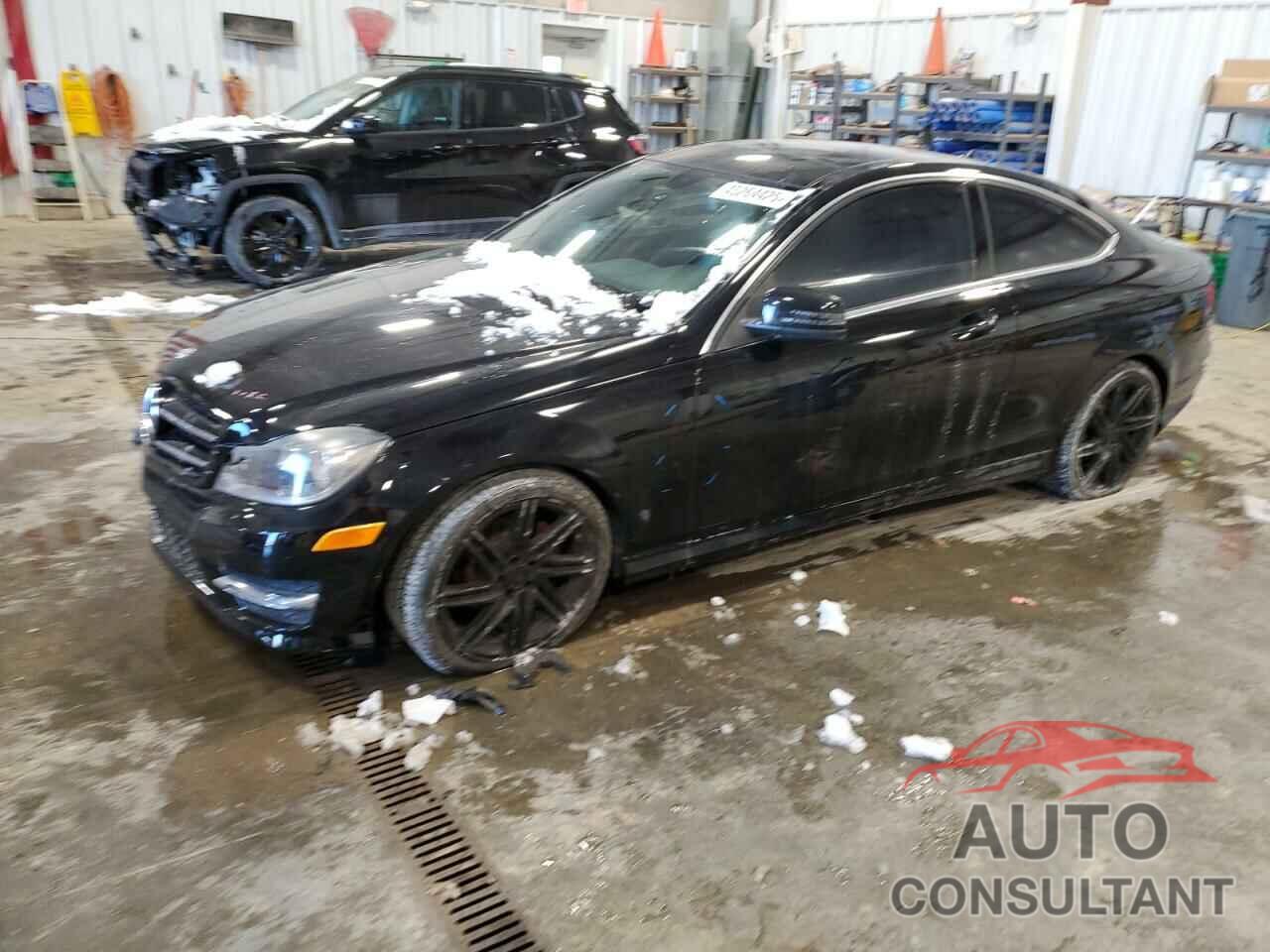MERCEDES-BENZ C-CLASS 2015 - WDDGJ4HBXFG402218