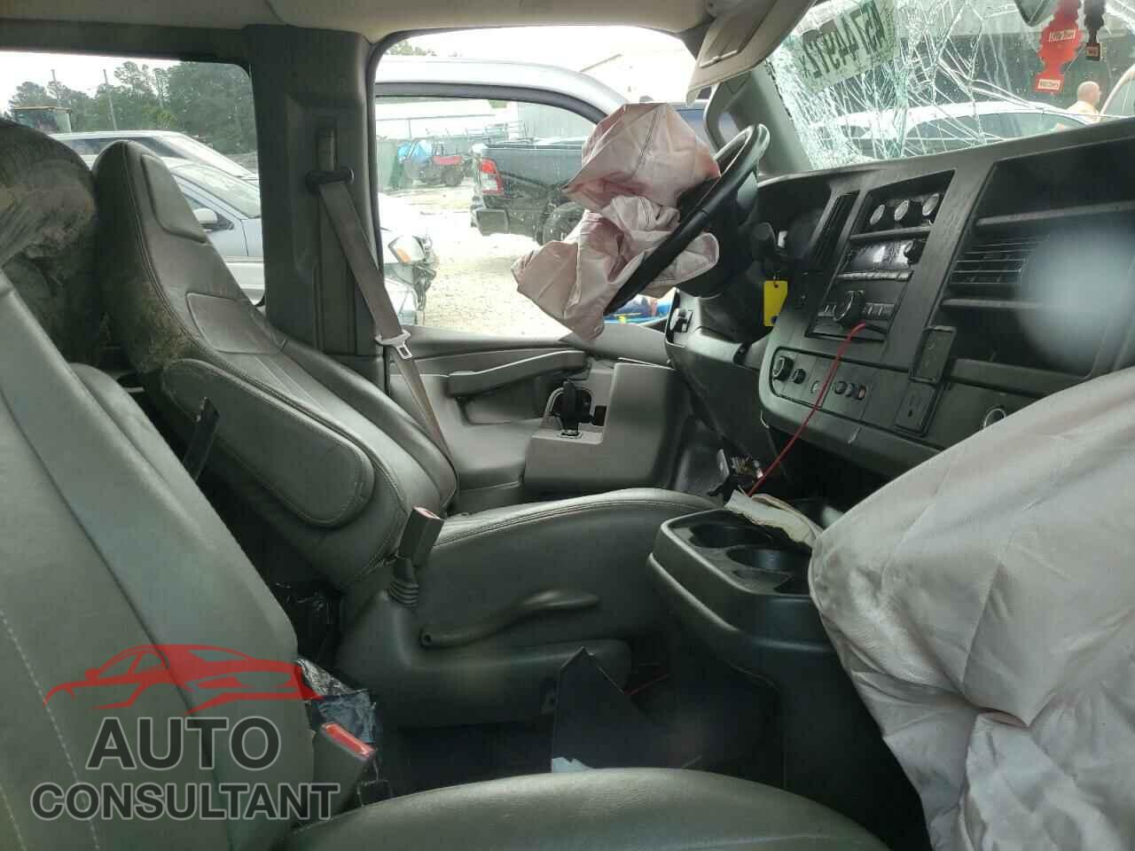 CHEVROLET EXPRESS 2018 - 1GAZGNFB0J1335918