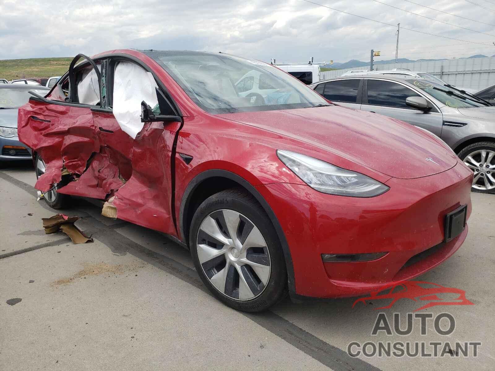 TESLA MODEL Y 2021 - 5YJYGAED2MF142681