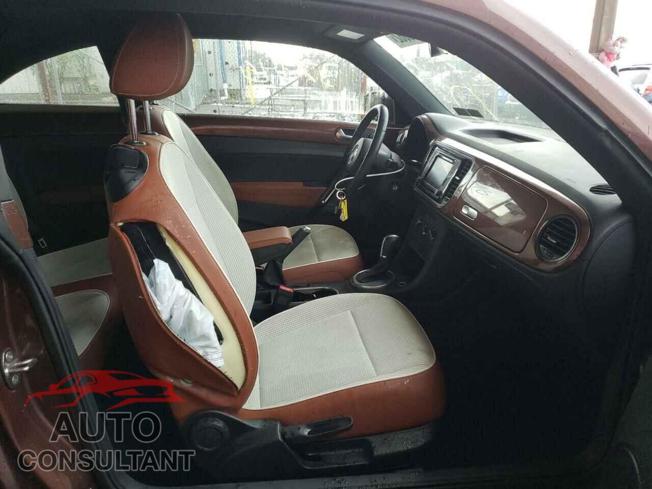 VOLKSWAGEN BEETLE 2017 - 3VWF17AT3HM631341