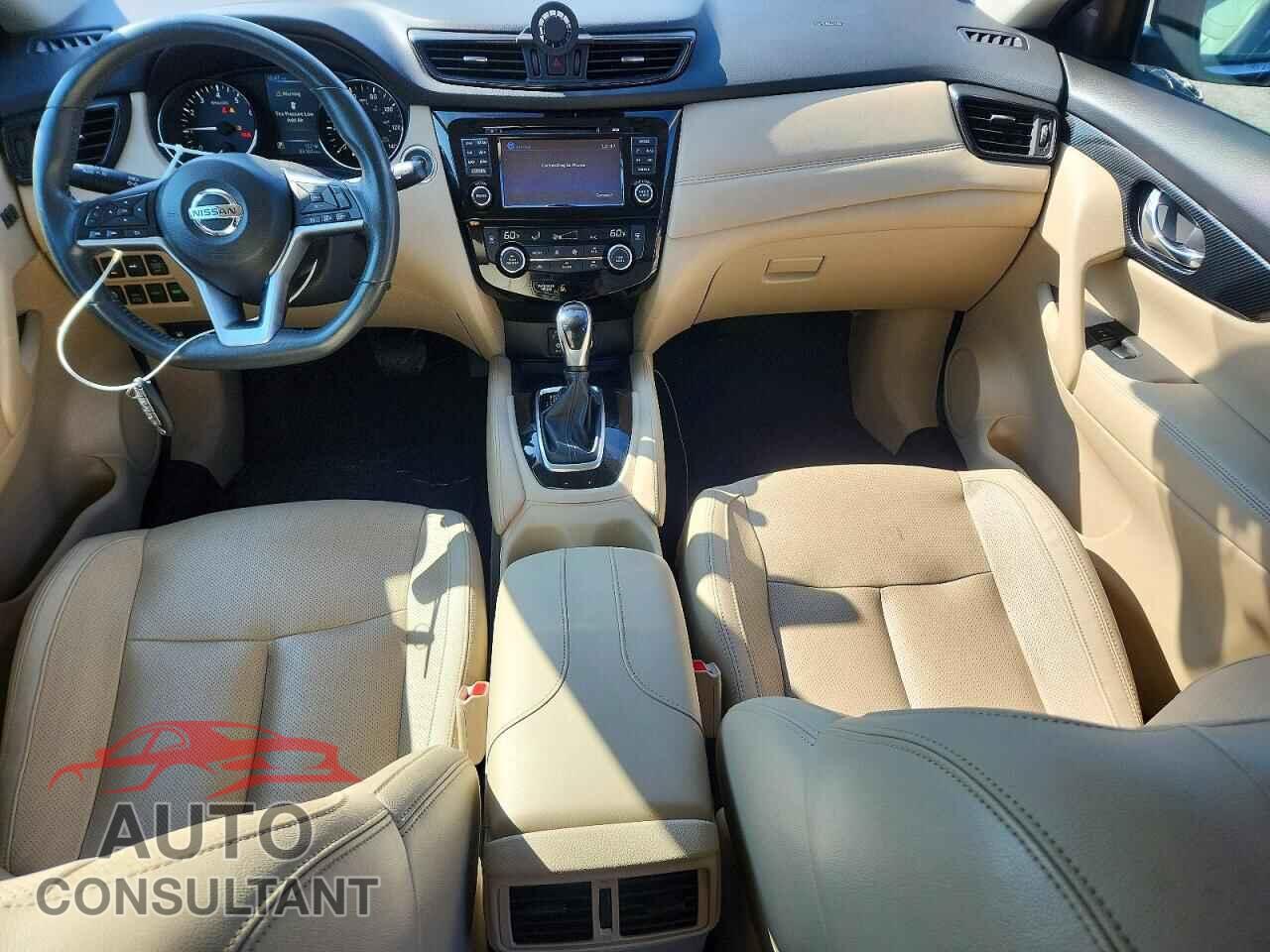 NISSAN ROGUE 2017 - 5N1AT2MVXHC808598