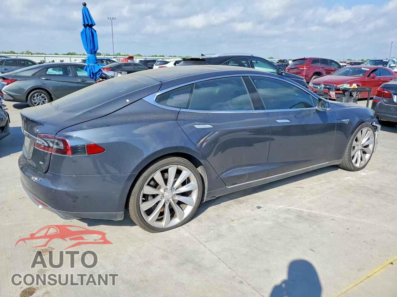 TESLA MODEL S 2015 - 5YJSA1E11FF110532