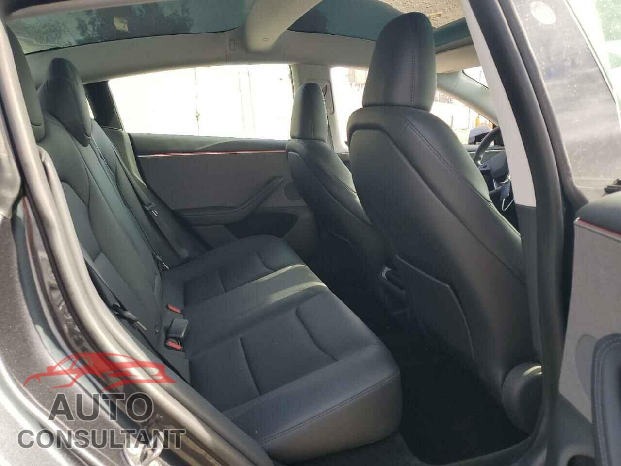 TESLA MODEL 3 2024 - 5YJ3E1EA5RF746514