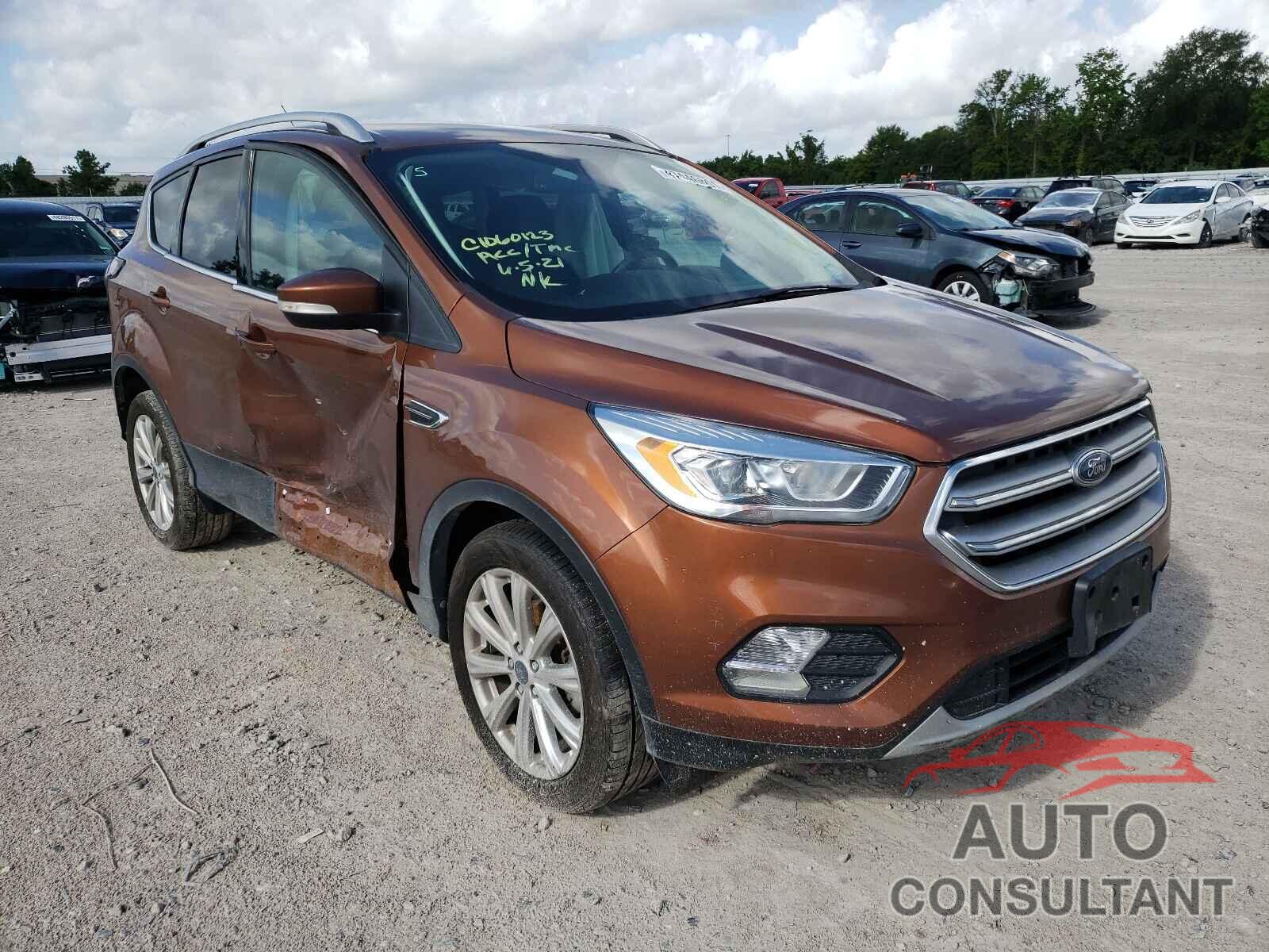 FORD ESCAPE 2017 - 1FMCU0JD8HUD19441