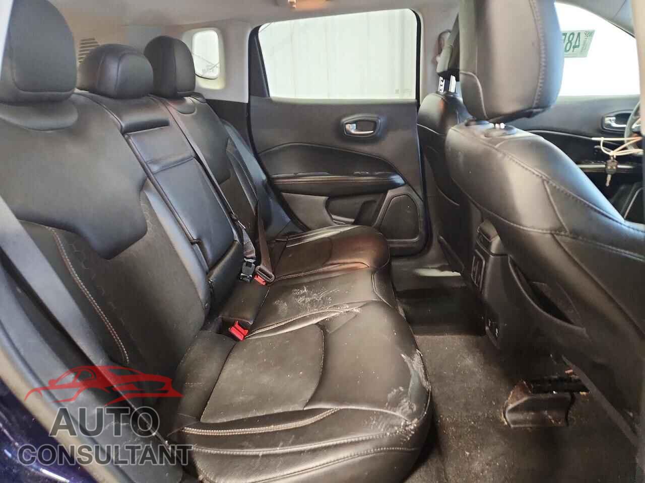 JEEP COMPASS 2018 - 3C4NJDBB2JT342420