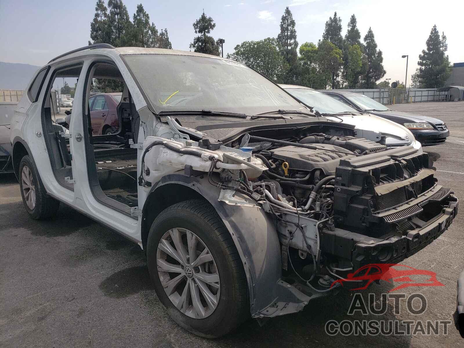 VOLKSWAGEN TIGUAN 2018 - 3VV1B7AX9JM063200