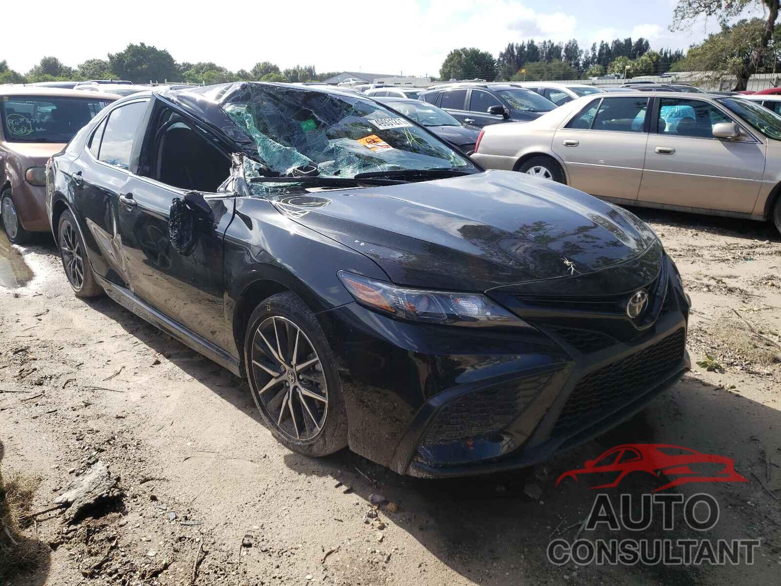 TOYOTA CAMRY 2021 - 4T1G11AKXMU530262
