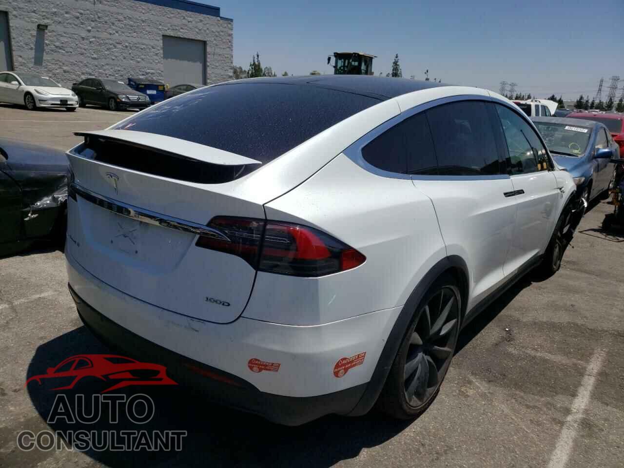 TESLA MODEL X 2018 - 5YJXCDE22JF120179