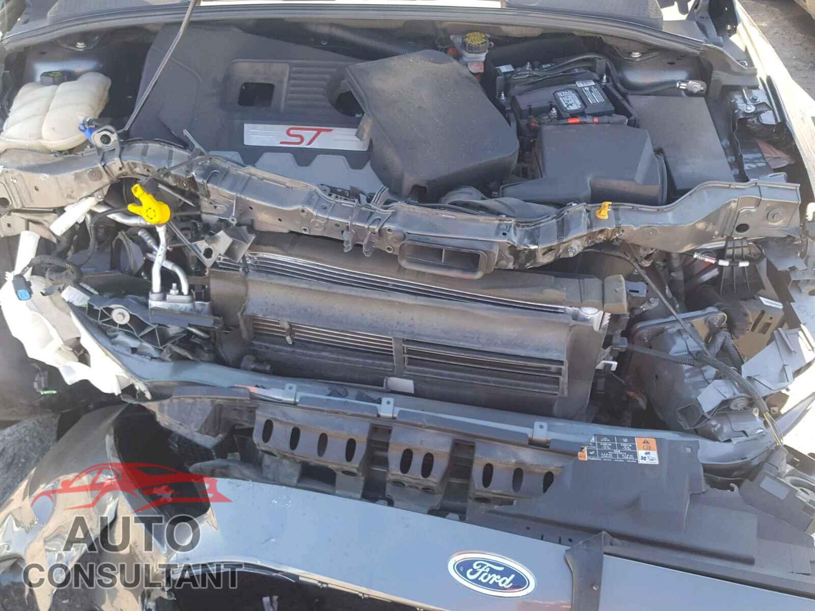 FORD FOCUS 2017 - 1FADP3L93HL299833