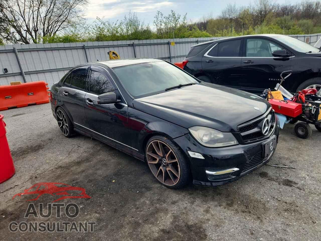 MERCEDES-BENZ C-CLASS 2012 - WDDGF8BB3CA616368