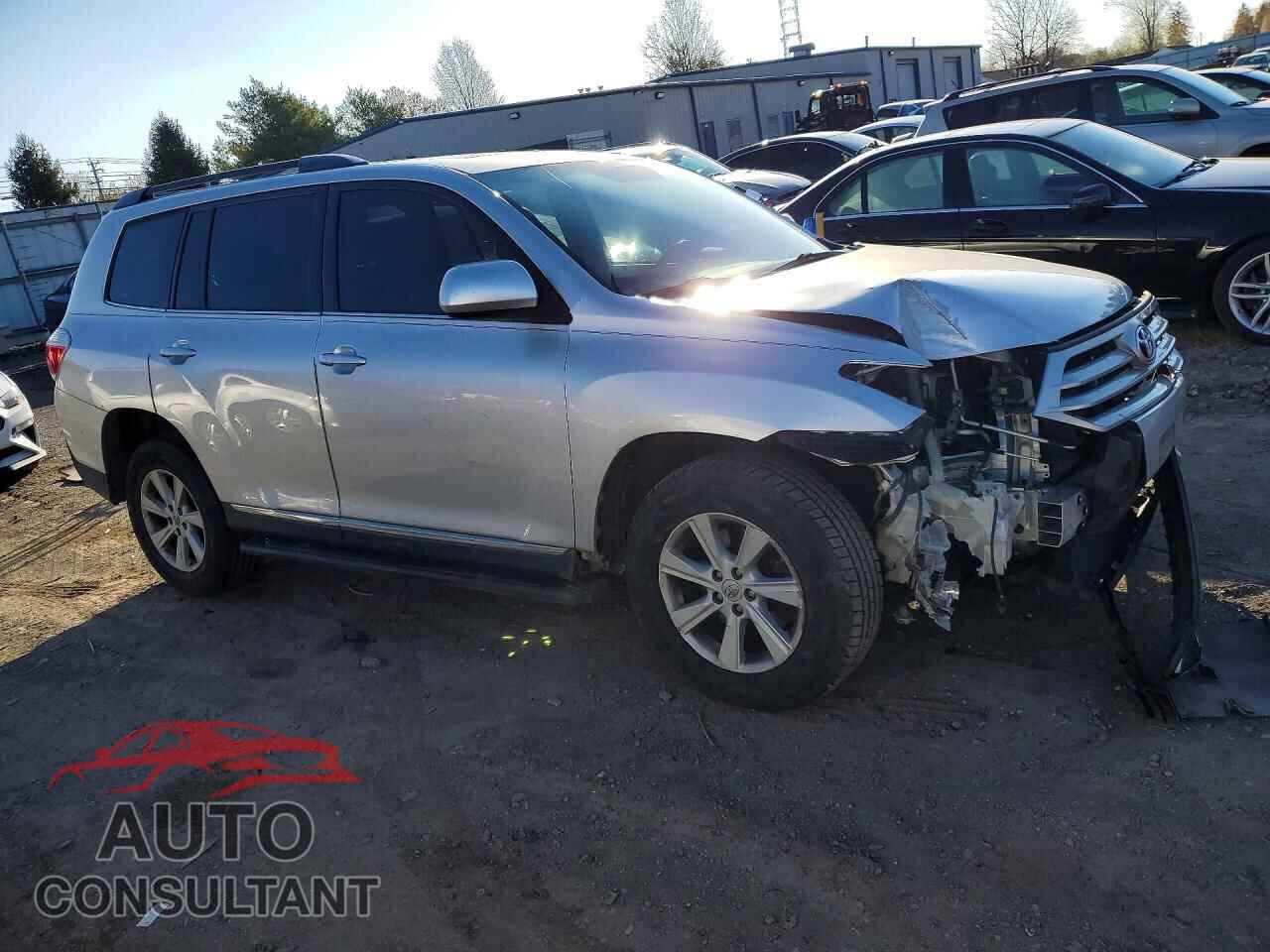 TOYOTA HIGHLANDER 2013 - 5TDBK3EH0DS218557
