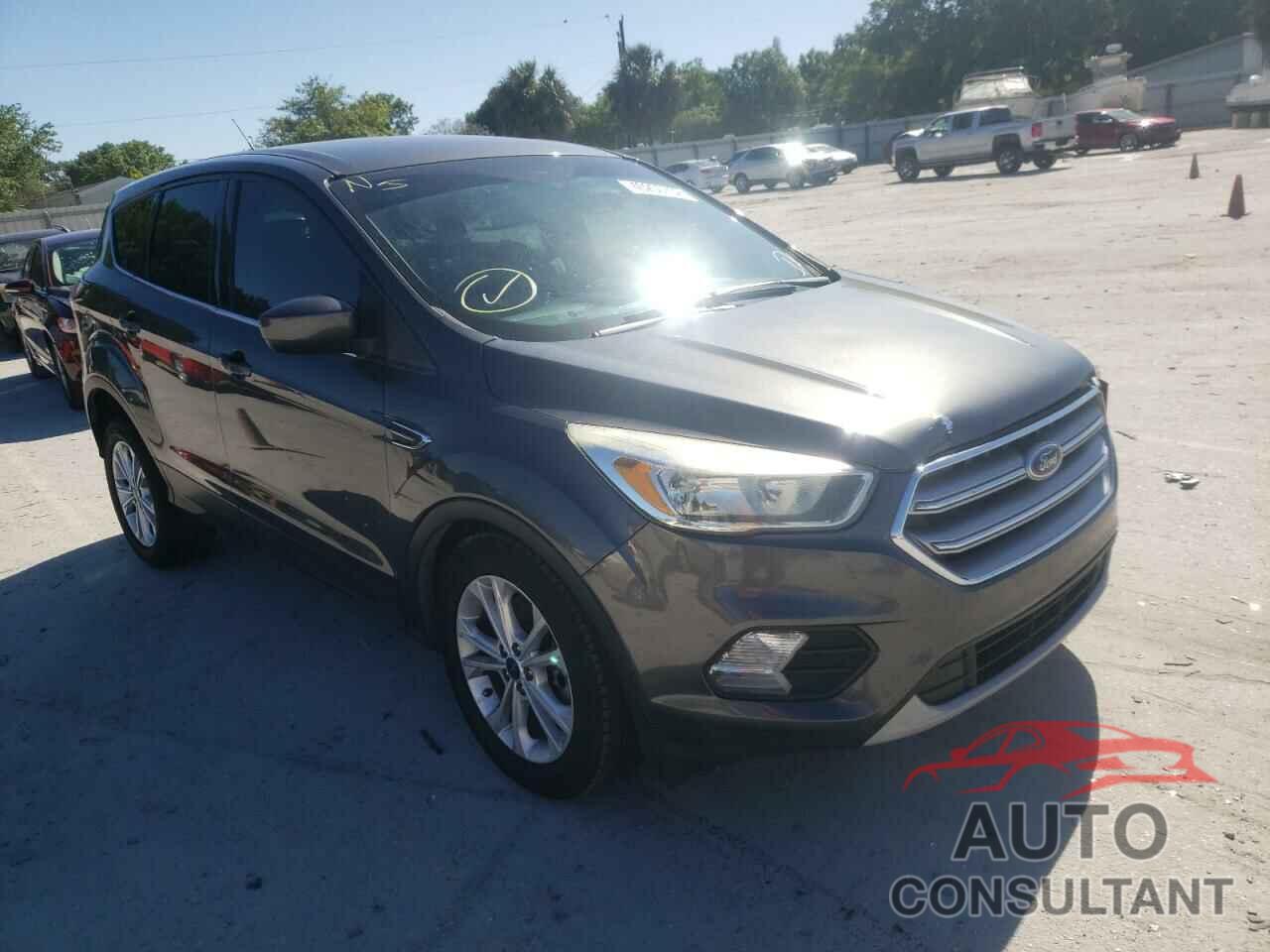 FORD ESCAPE 2017 - 1FMCU0G9XHUC03631