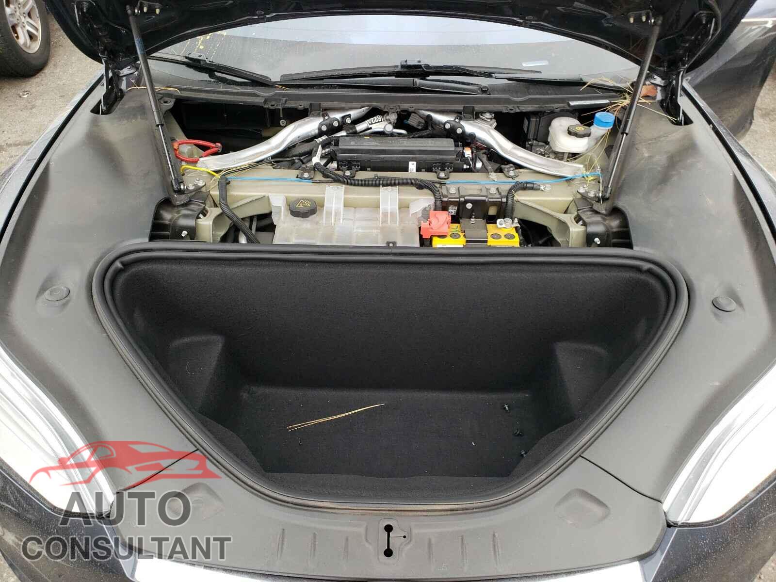 TESLA MODEL S 2019 - 5YJSA1E2XKF348317