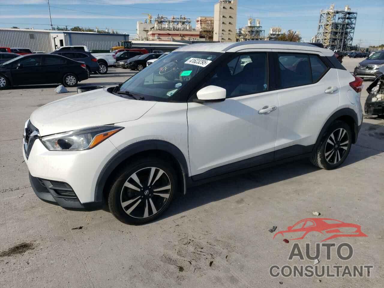 NISSAN KICKS 2018 - 3N1CP5CU3JL506594