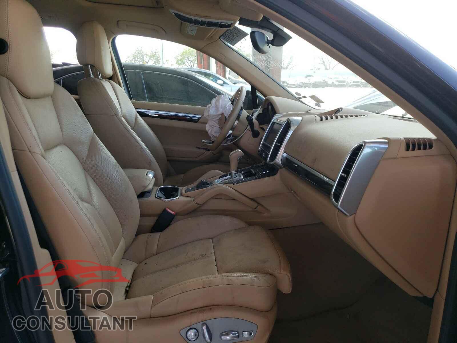 PORSCHE CAYENNE 2016 - WP1AA2A28GLA02289