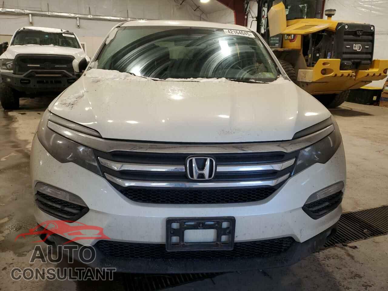 HONDA PILOT 2017 - 5FNYF6H52HB045541