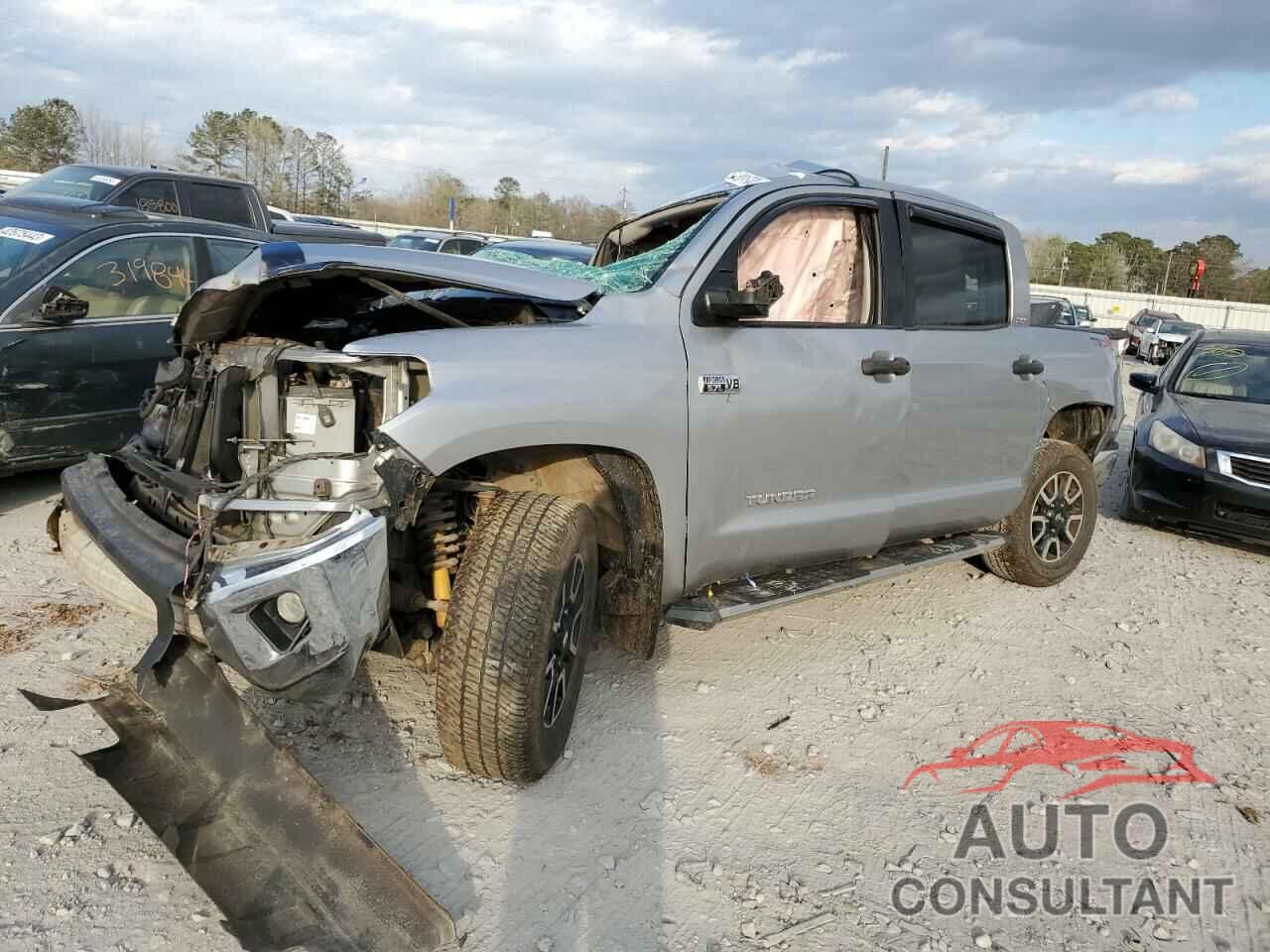 TOYOTA TUNDRA 2017 - 5TFDW5F18HX676535