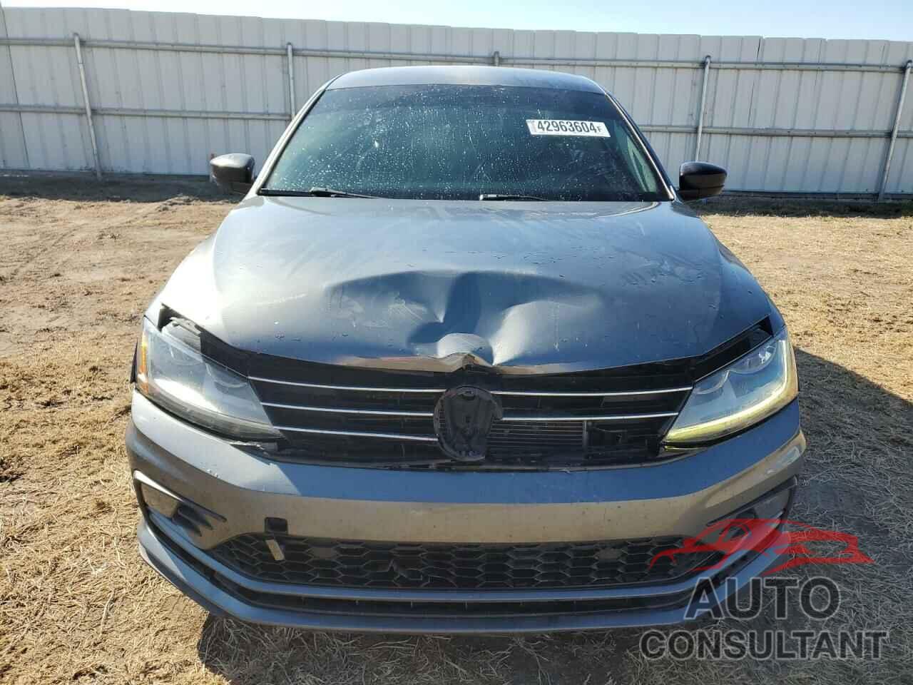 VOLKSWAGEN JETTA 2018 - 3VWDB7AJ0JM211688