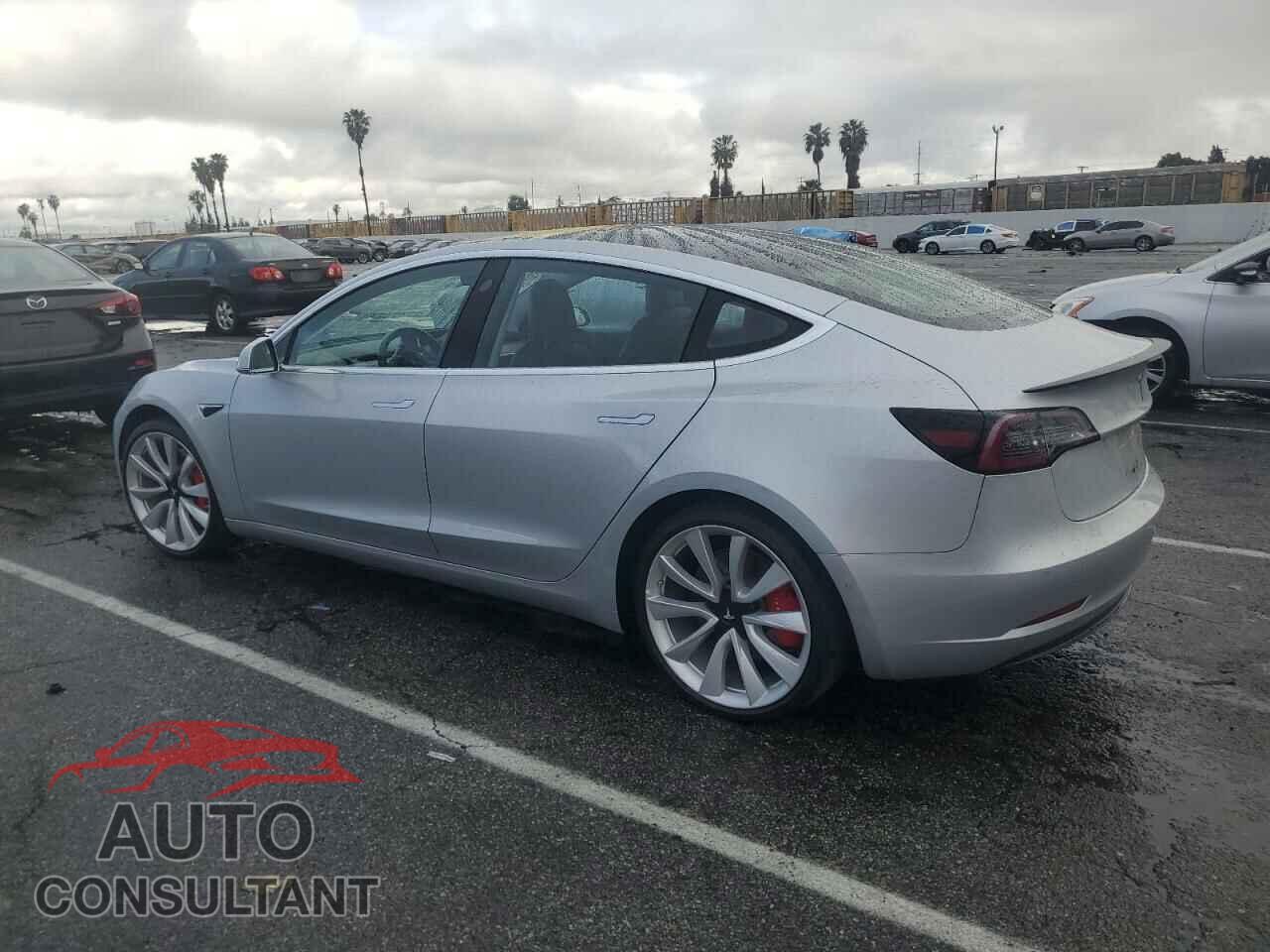 TESLA MODEL 3 2018 - 5YJ3E1EB2JF072111