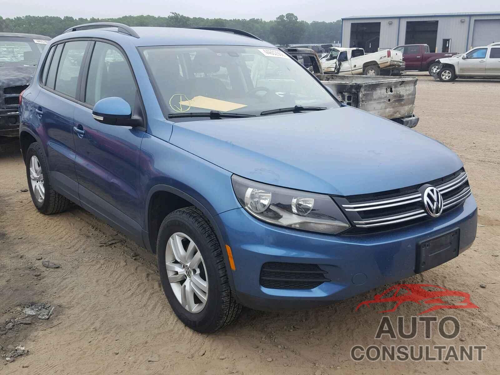 VOLKSWAGEN TIGUAN S 2017 - WVGBV7AX5HK014941