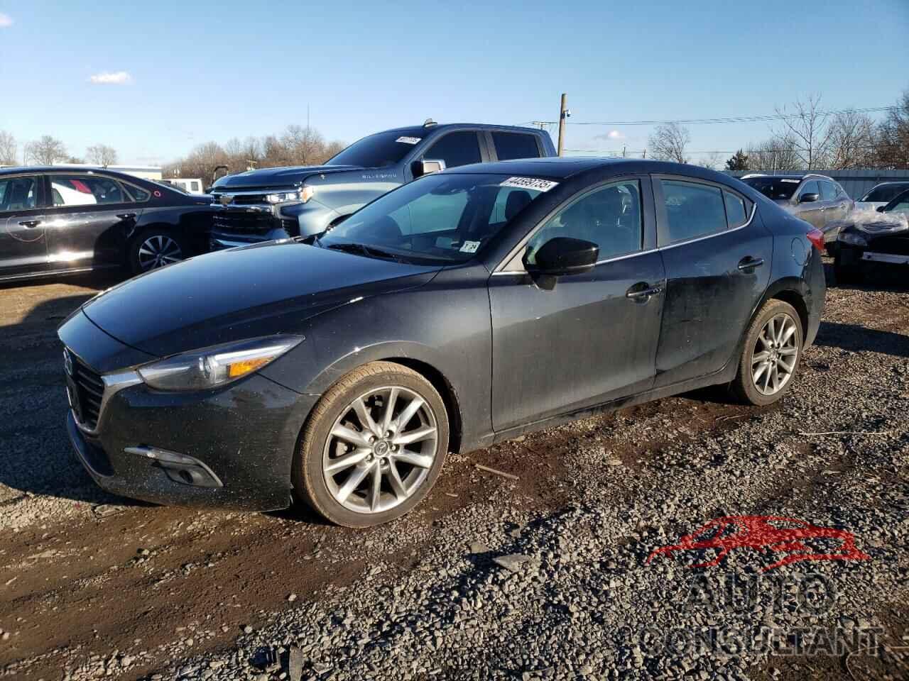 MAZDA 3 2018 - 3MZBN1W3XJM273069