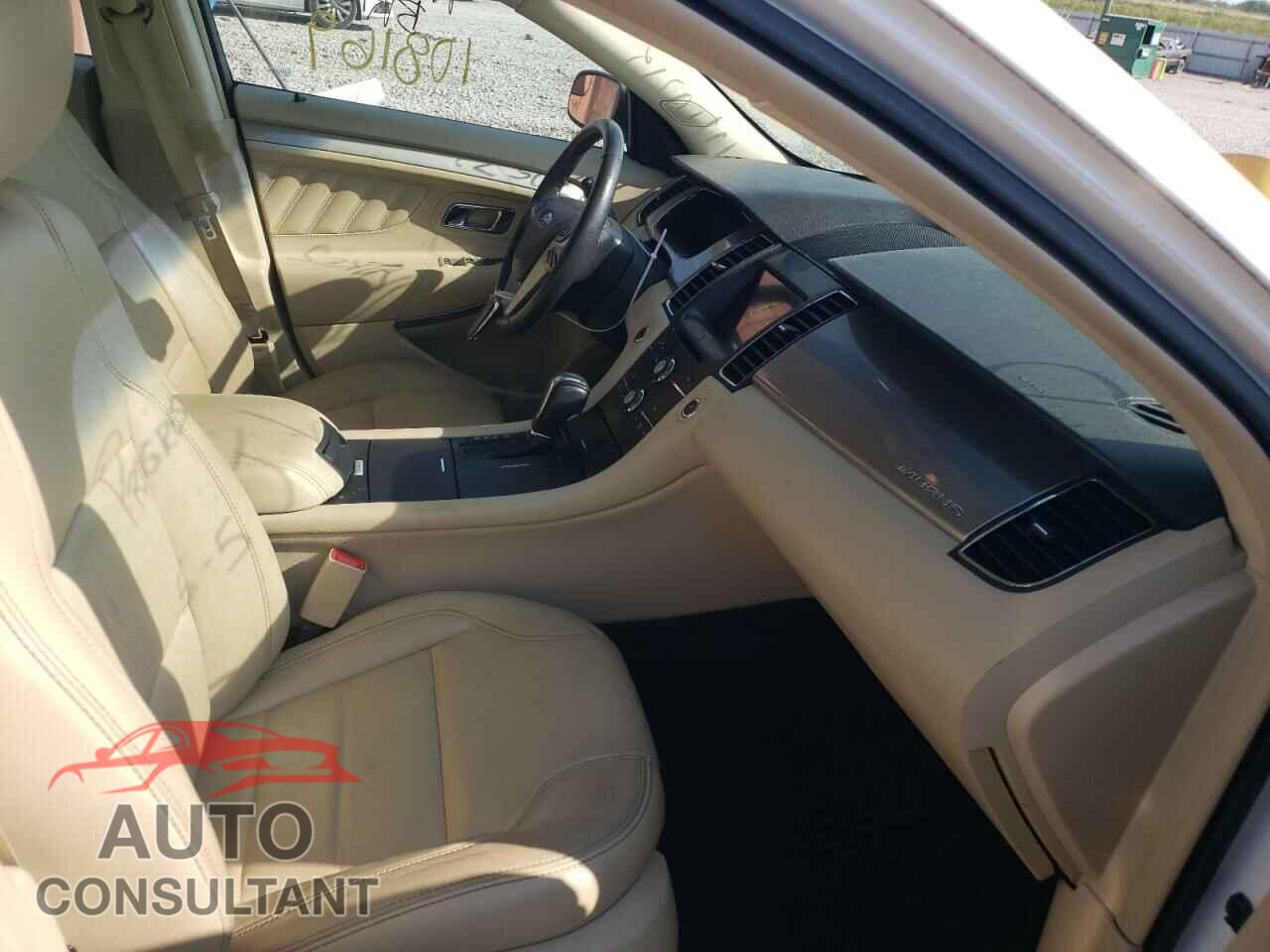 FORD TAURUS 2017 - 1FAHP2E82HG128614