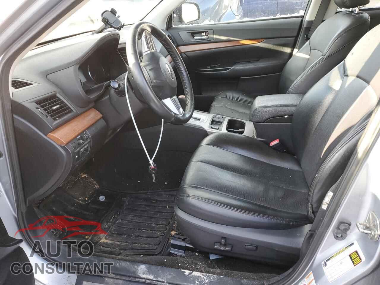 SUBARU OUTBACK 2013 - 4S4BRBKC2D3236571