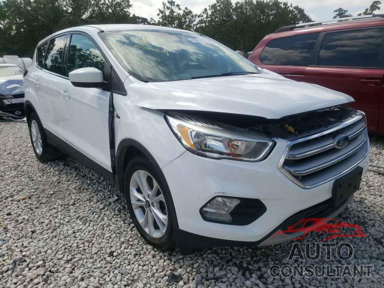 FORD ESCAPE 2017 - 1FMCU0GDXHUA54111
