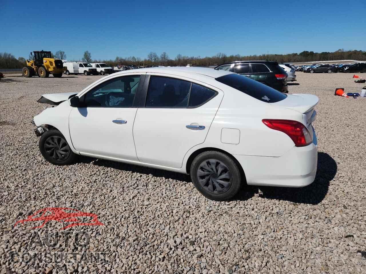 NISSAN VERSA 2019 - 3N1CN7AP3KL832573