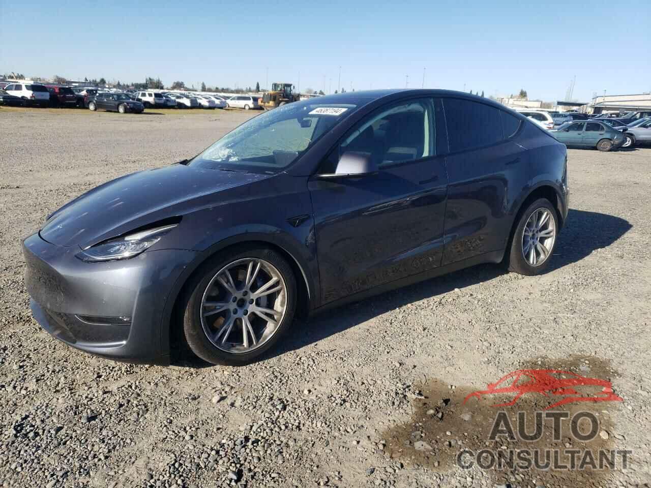 TESLA MODEL Y 2021 - 5YJYGAEE2MF196345