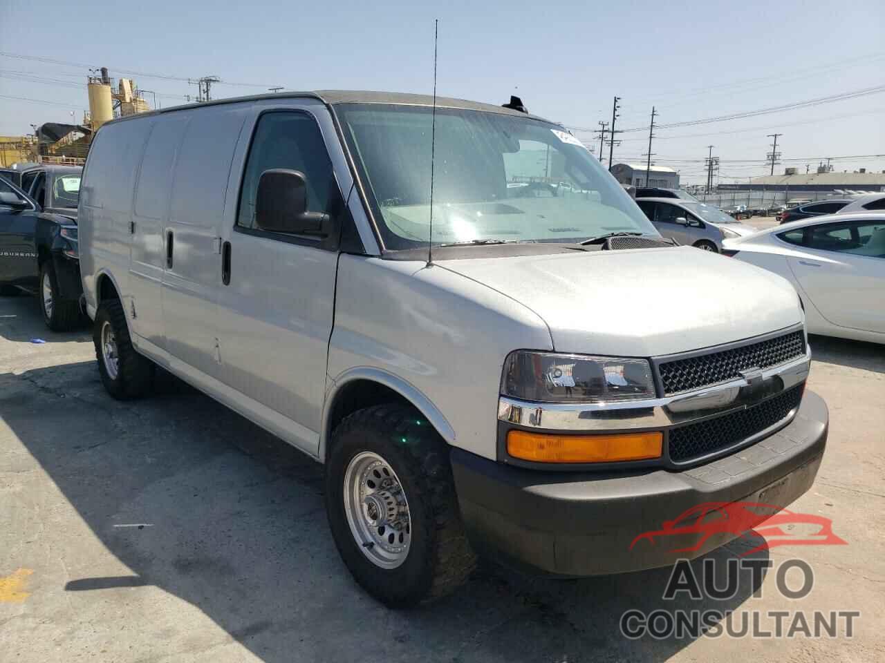 CHEVROLET EXPRESS 2018 - 1GCWGAFG6J1200831