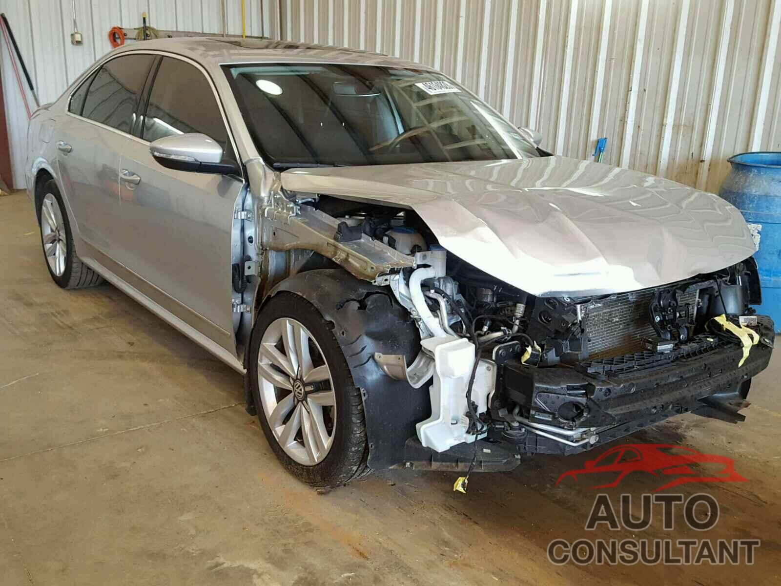 VOLKSWAGEN PASSAT 2017 - 1VWGT7A30HC006007