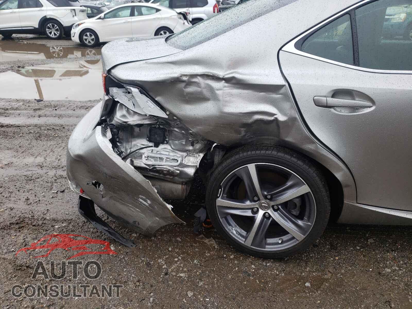 LEXUS IS 2019 - JTHC81D20K5035343