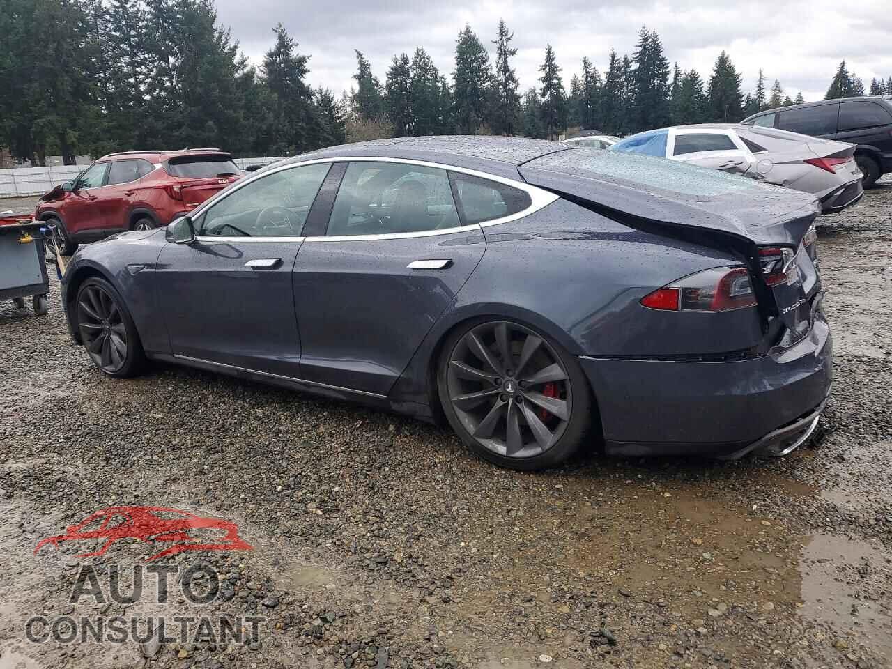TESLA MODEL S 2015 - 5YJSA1E40FF104831