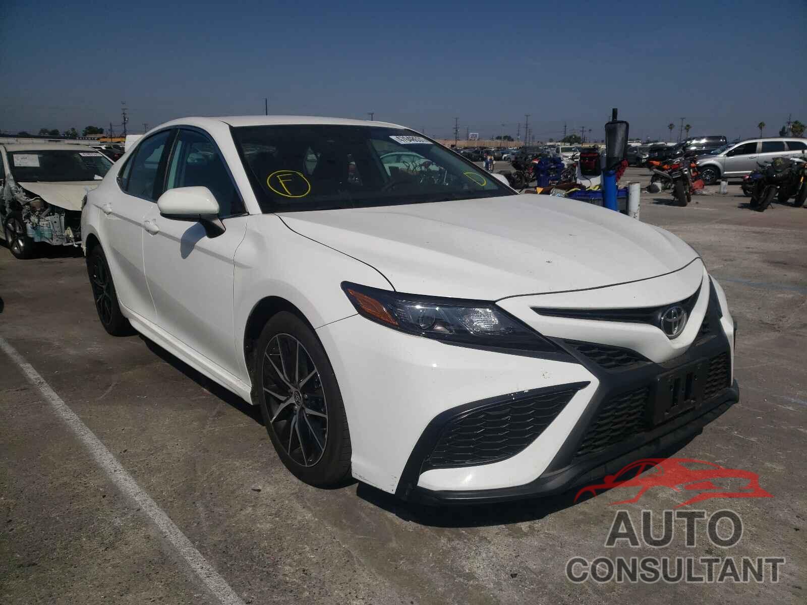 TOYOTA CAMRY 2021 - 4T1G11AK4MU419237