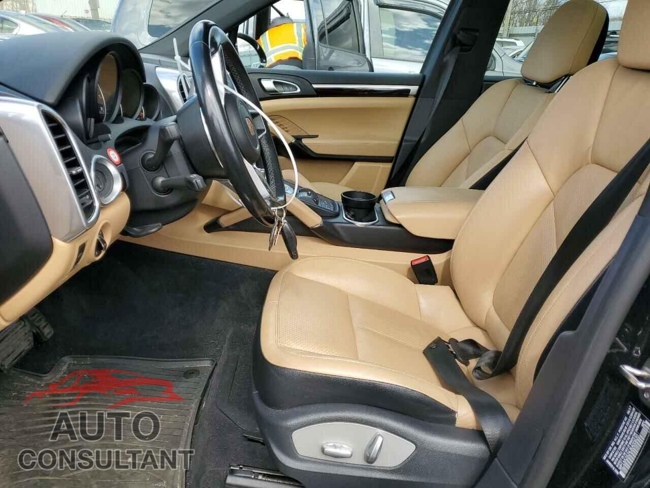PORSCHE CAYENNE 2018 - WP1AA2A24JKA00620