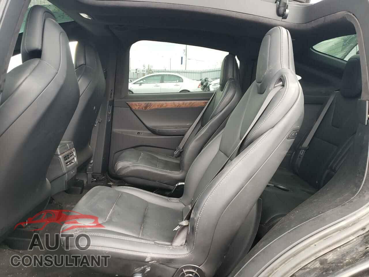 TESLA MODEL X 2018 - 5YJXCBE22JF105167
