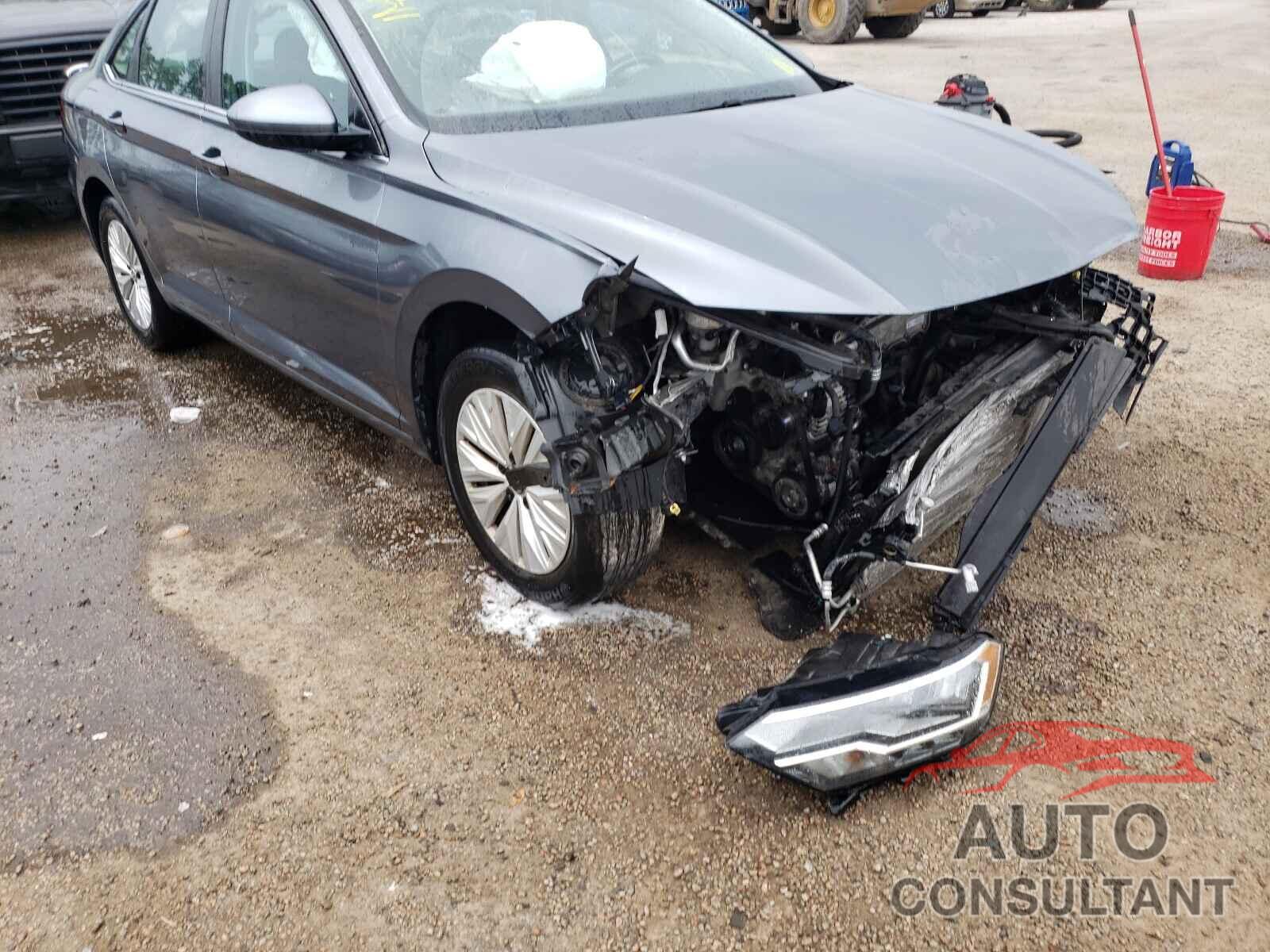 VOLKSWAGEN JETTA 2019 - 3VWN57BU3KM080438
