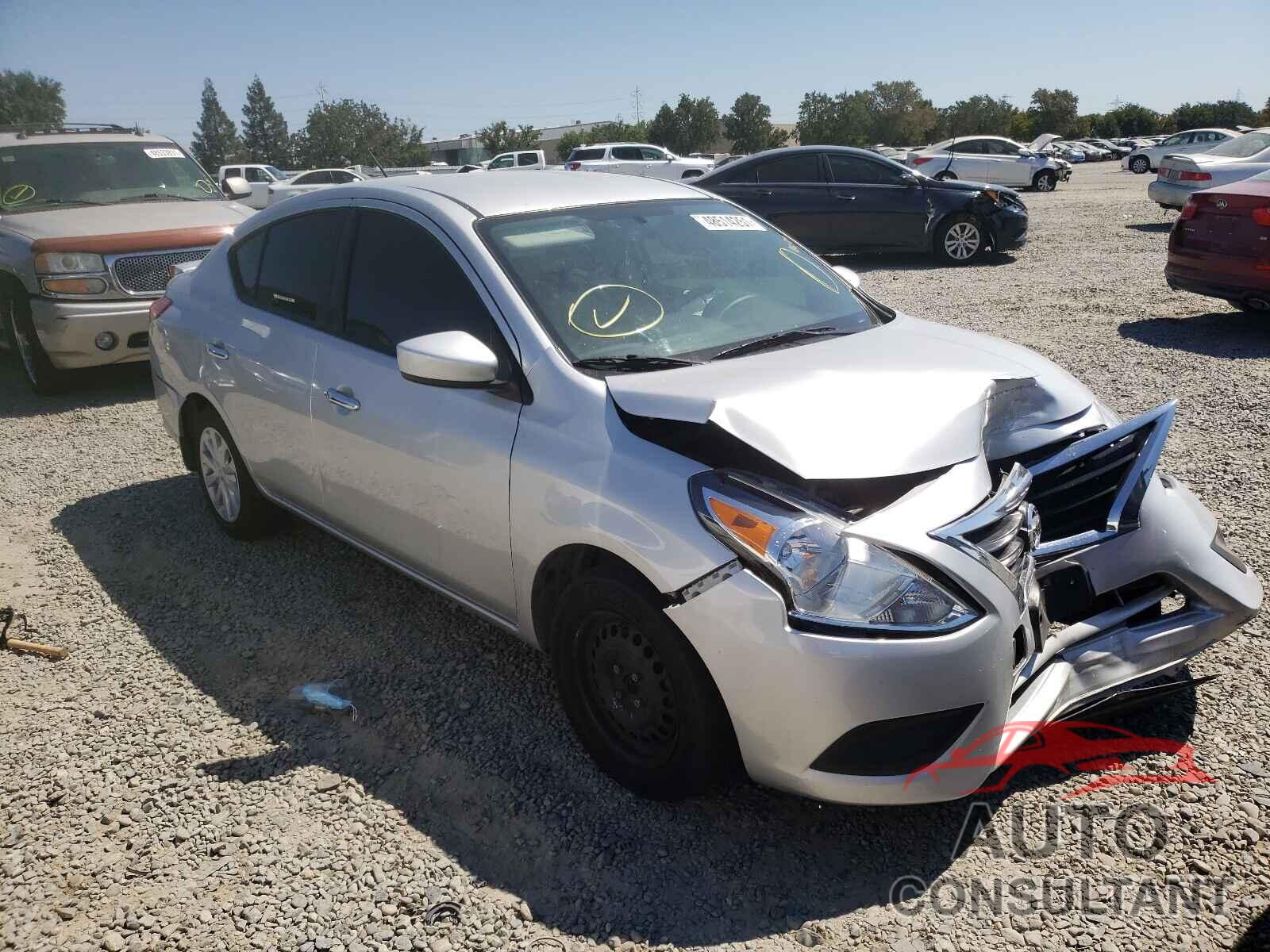 NISSAN VERSA 2018 - 3N1CN7AP3JK438401