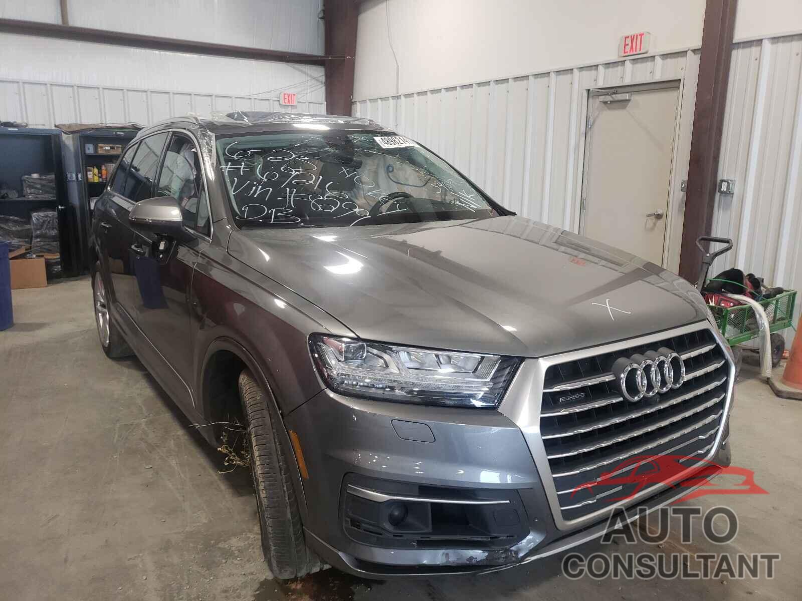 AUDI Q7 2018 - WA1VAAF71JD008299