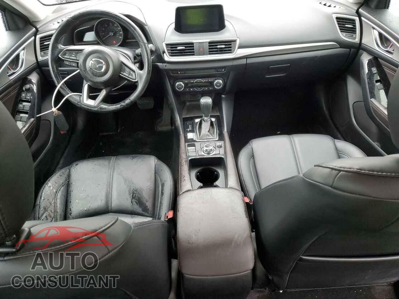 MAZDA 3 2018 - 3MZBN1V35JM236447