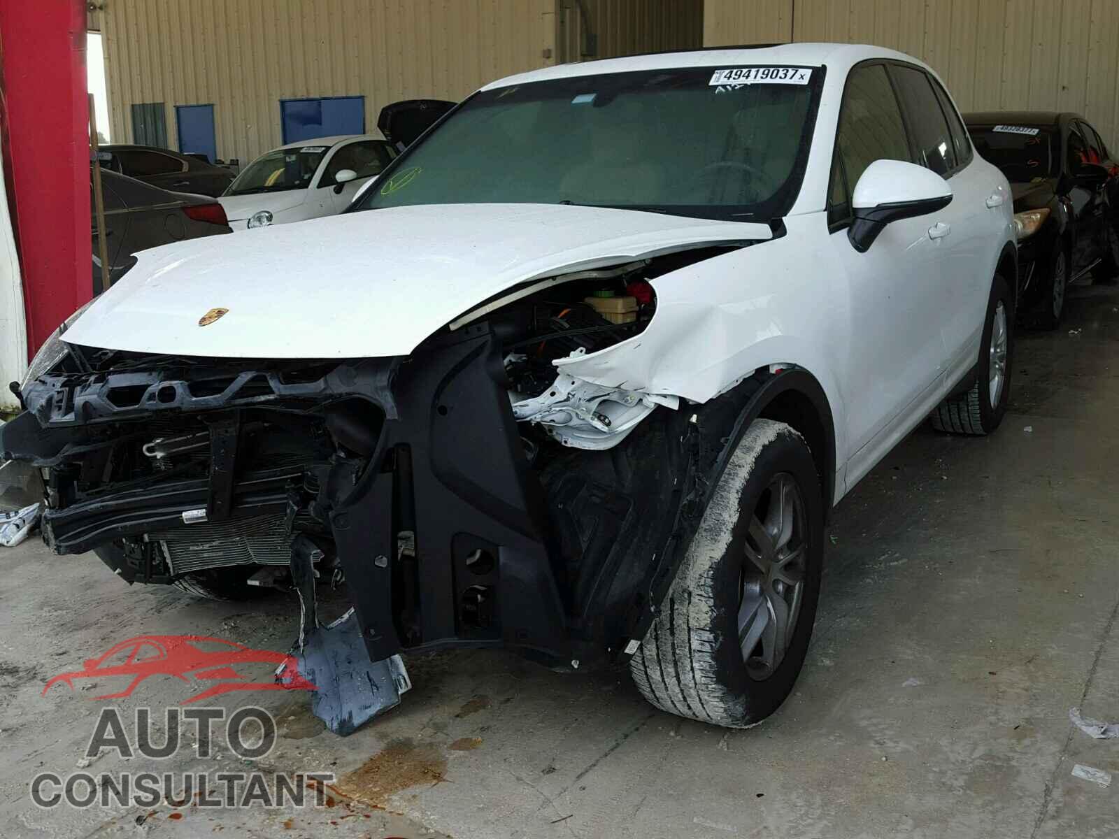 PORSCHE CAYENNE 2016 - WP1AA2A26GKA12745