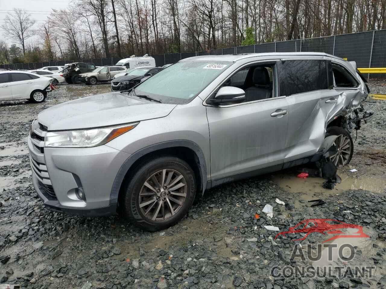 TOYOTA HIGHLANDER 2019 - 5TDJZRFH3KS589248