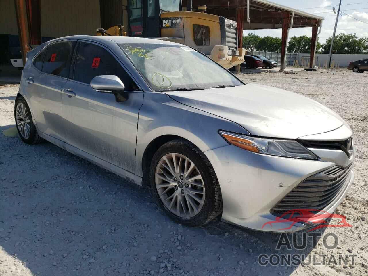 TOYOTA CAMRY 2018 - 4T1B11HK3JU068428