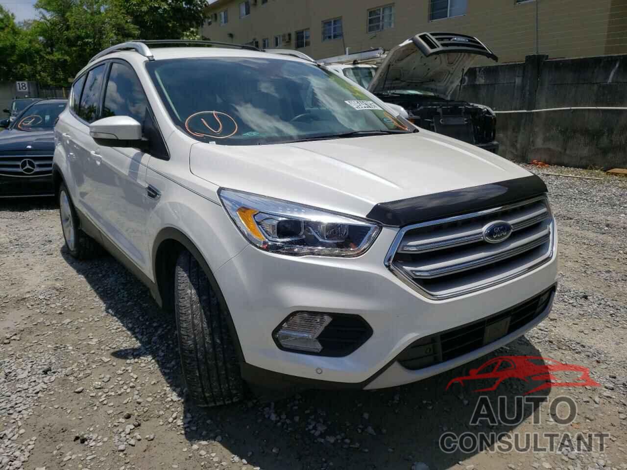 FORD ESCAPE 2018 - 1FMCU0J94JUC27695
