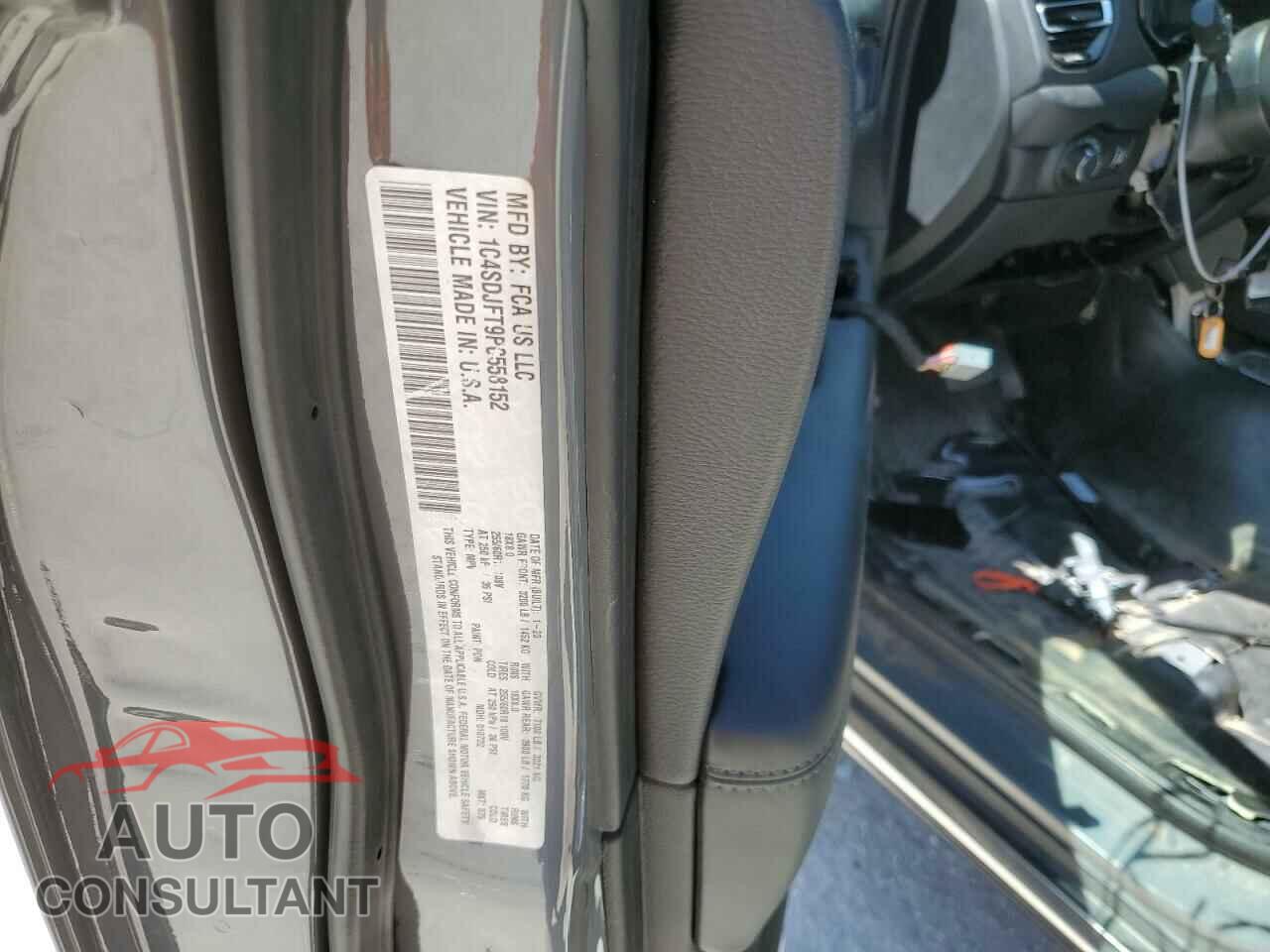 DODGE DURANGO 2023 - 1C4SDJFT9PC558152